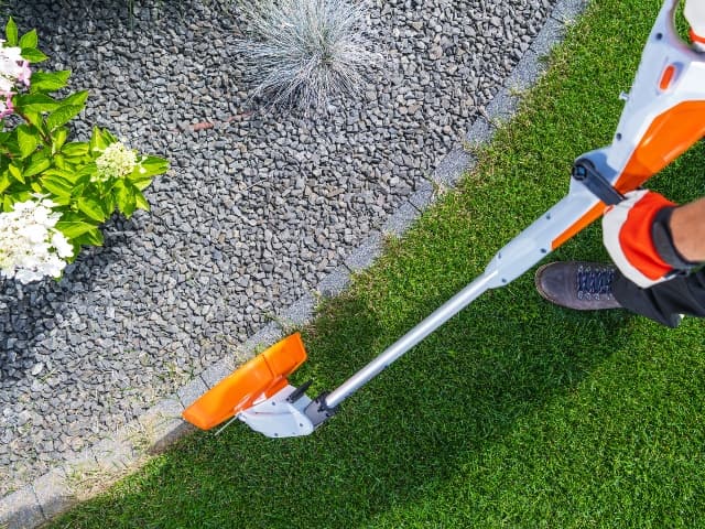 Lawn Maintenance Service Image